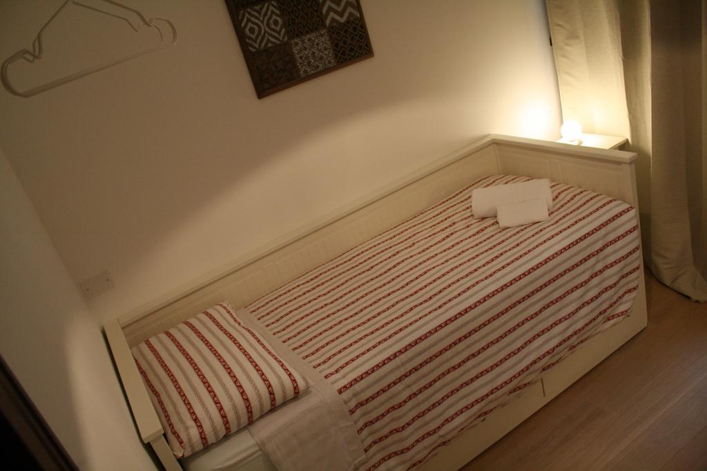 Single Room,181894863:JPEG